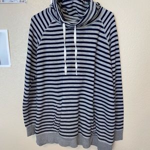 Old navy turtle neck pull over
